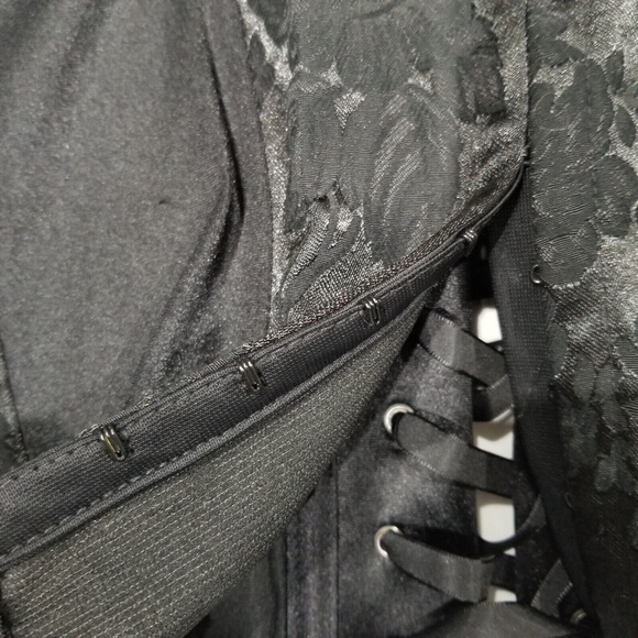 NWT Torrid Corset Thong Set Lingerie Lace Up Plus Size Black 42 - Picture 10 of 10